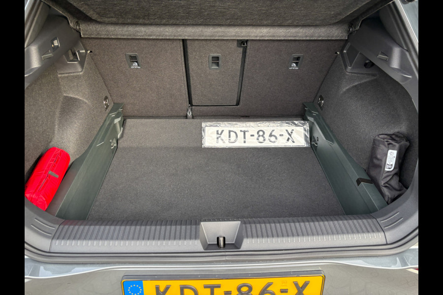 Volkswagen T-Roc 1.5 eTsi R-Line First Edition | Trekhaak wegkl. | 360 Camera | Panodak | Harman/Kardon | Prijs Rijklaar!!
