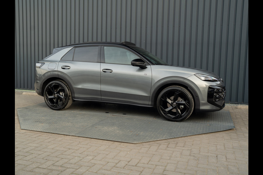 Volkswagen T-Roc 1.5 eTsi R-Line First Edition | Trekhaak wegkl. | 360 Camera | Panodak | Harman/Kardon | Prijs Rijklaar!!