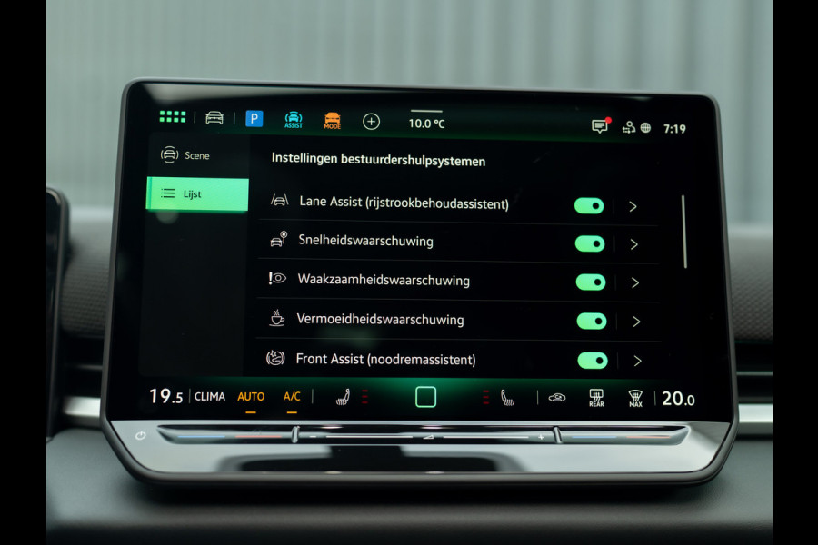 Volkswagen T-Roc 1.5 eTsi R-Line First Edition | Trekhaak wegkl. | 360 Camera | Panodak | Harman/Kardon | Prijs Rijklaar!!