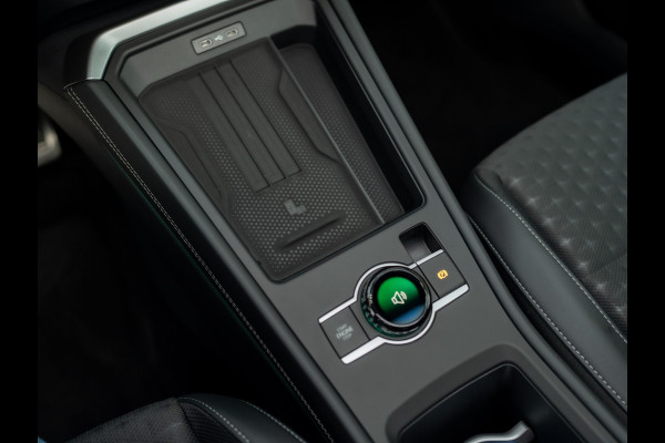 Volkswagen T-Roc 1.5 eTsi R-Line First Edition | Trekhaak wegkl. | 360 Camera | Panodak | Harman/Kardon | Prijs Rijklaar!!