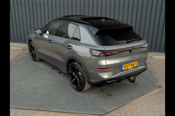 Volkswagen T-Roc 1.5 eTsi R-Line First Edition | Trekhaak wegkl. | 360 Camera | Panodak | Harman/Kardon | Prijs Rijklaar!!