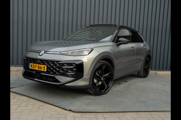 Volkswagen T-Roc 1.5 eTsi R-Line First Edition | Trekhaak wegkl. | 360 Camera | Panodak | Harman/Kardon | Prijs Rijklaar!!