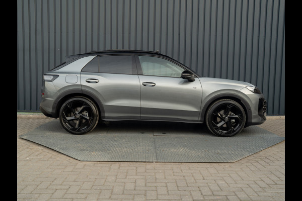 Volkswagen T-Roc 1.5 eTsi R-Line First Edition | Trekhaak wegkl. | 360 Camera | Panodak | Harman/Kardon | Prijs Rijklaar!!