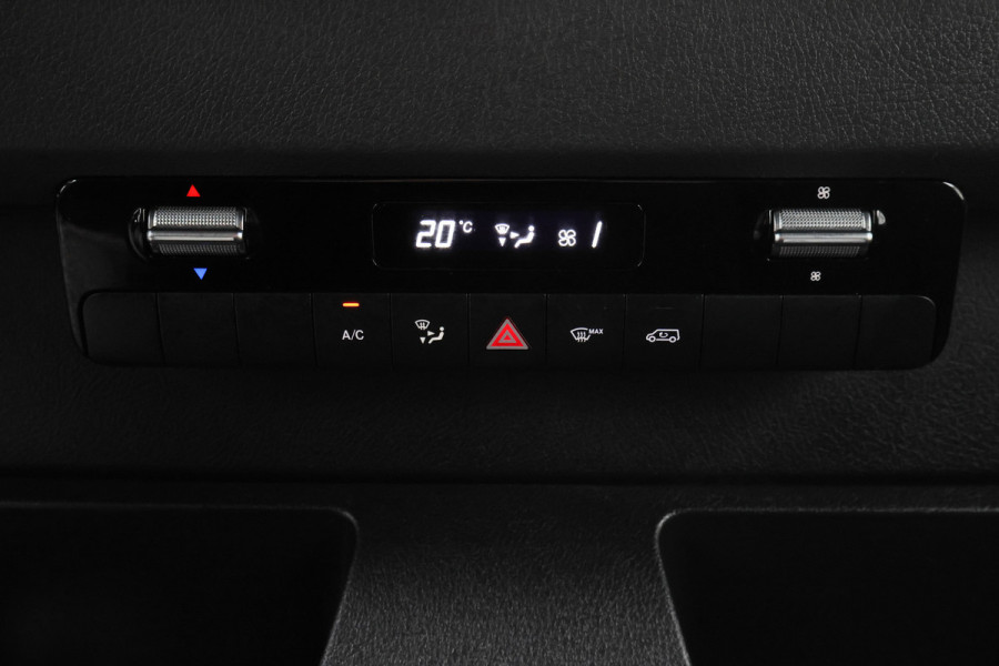 Mercedes-Benz Sprinter 317 CDI Automaat L2H1 3-Zits, Elek. laadklep, Stoelverwarming, Camera, Cruise, Apple Carplay, 18''