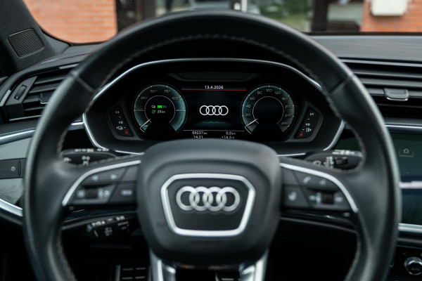 Audi Q3 45 TFSI e S-Line 245pk ACC Pano Matrix Camera