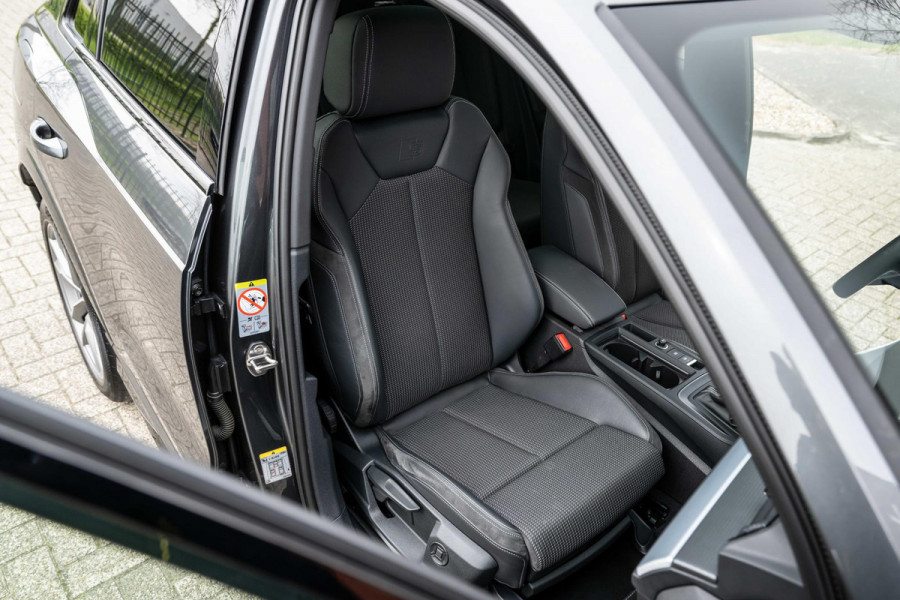 Audi Q3 45 TFSI e S-Line 245pk ACC Pano Matrix Camera