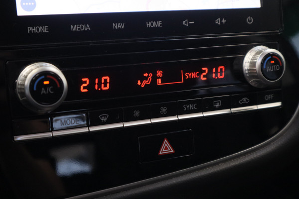 Mitsubishi Outlander 2.4 PHEV Intense+ Trekhaak 360 Camera Kantel dak