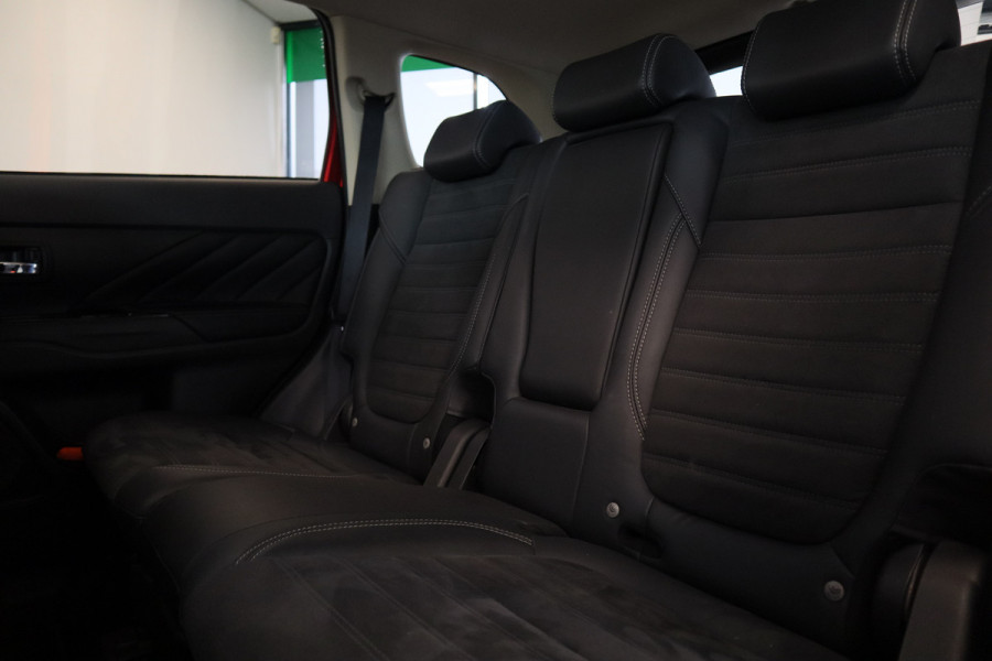 Mitsubishi Outlander 2.4 PHEV Intense+ Trekhaak 360 Camera Kantel dak