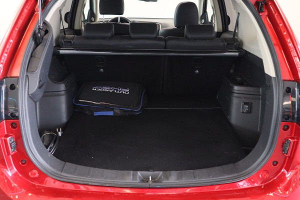 Mitsubishi Outlander 2.4 PHEV Intense+ Trekhaak 360 Camera Kantel dak