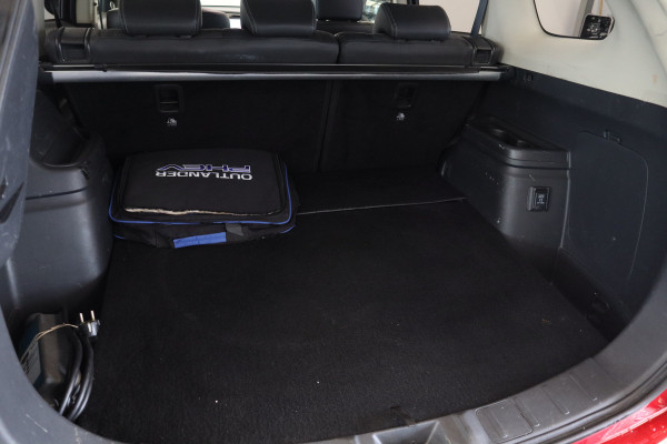 Mitsubishi Outlander 2.4 PHEV Intense+ Trekhaak 360 Camera Kantel dak