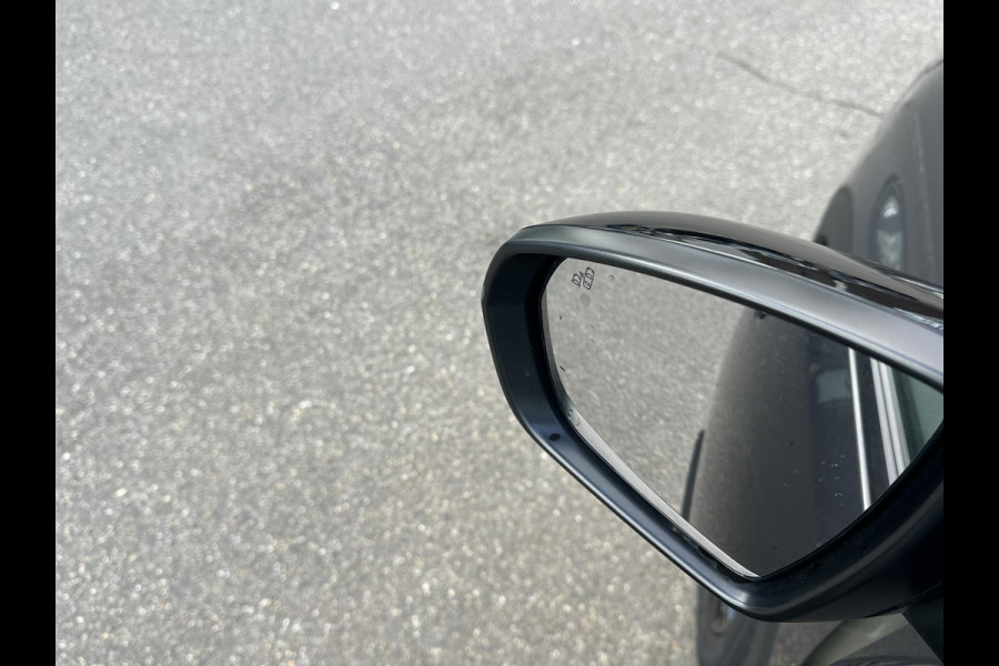 Peugeot 3008 1.6 HYbrid 225 GT Pack Business PANO | BLACK PACK | CAMERA | CRUISE CONTROL ADAPTIEF DODE HOEK SENSOR | ELEK. ACHTERKLEP | STOELVERWARMING| FOCAL AUDIO|