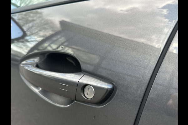 Peugeot 3008 1.6 HYbrid 225 GT Pack Business PANO | BLACK PACK | CAMERA | CRUISE CONTROL ADAPTIEF DODE HOEK SENSOR | ELEK. ACHTERKLEP | STOELVERWARMING| FOCAL AUDIO|