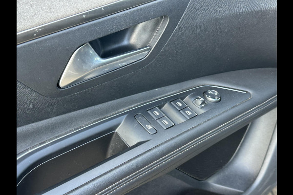 Peugeot 3008 1.6 HYbrid 225 GT Pack Business PANO | BLACK PACK | CAMERA | CRUISE CONTROL ADAPTIEF DODE HOEK SENSOR | ELEK. ACHTERKLEP | STOELVERWARMING| FOCAL AUDIO|