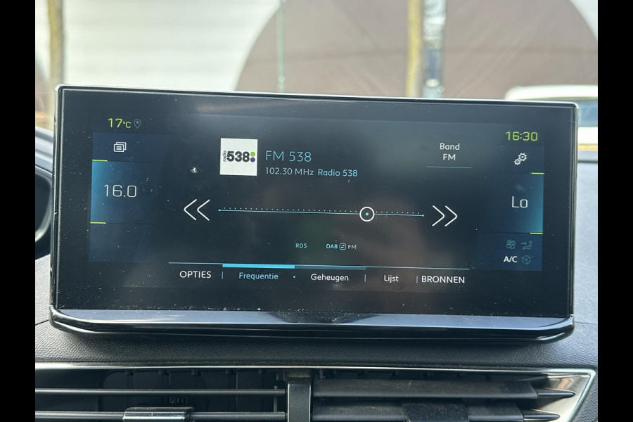 Peugeot 3008 1.6 HYbrid 225 GT Pack Business PANO | BLACK PACK | CAMERA | CRUISE CONTROL ADAPTIEF DODE HOEK SENSOR | ELEK. ACHTERKLEP | STOELVERWARMING| FOCAL AUDIO|