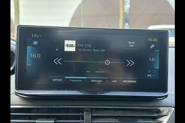 Peugeot 3008 1.6 HYbrid 225 GT Pack Business PANO | BLACK PACK | CAMERA | CRUISE CONTROL ADAPTIEF DODE HOEK SENSOR | ELEK. ACHTERKLEP | STOELVERWARMING| FOCAL AUDIO|