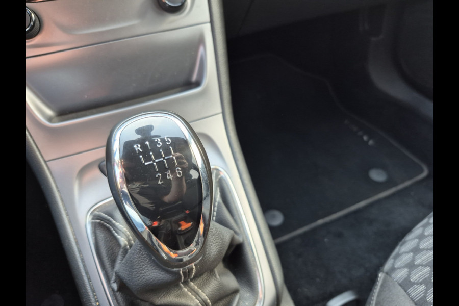 Opel Astra Sports Tourer BWJ 2019 1.6CDTI 111PK Business+ | TREKHAAK | AIRCO | NAVI | CARPLAY | PDC |