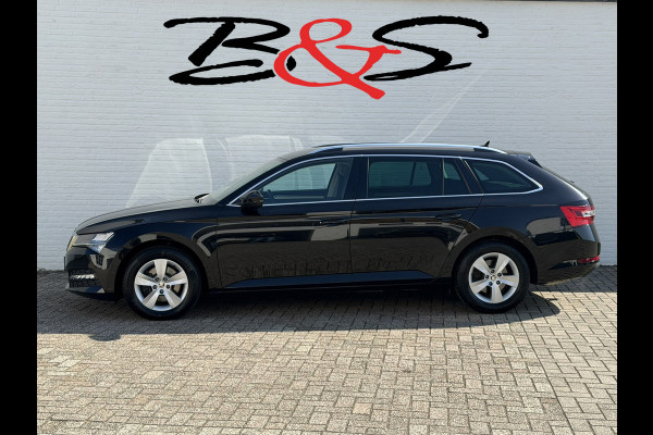 Škoda Superb Combi 1.5 TSI ACT Automaat Pdc V+A Navigatie Clima Carplay Digital dash Trekhaak Cruise