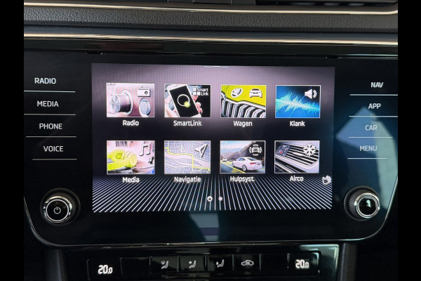 Škoda Superb Combi 1.5 TSI ACT Automaat Pdc V+A Navigatie Clima Carplay Digital dash Trekhaak Cruise