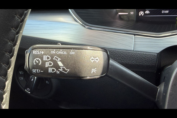 Škoda Superb Combi 1.5 TSI ACT Automaat Pdc V+A Navigatie Clima Carplay Digital dash Trekhaak Cruise