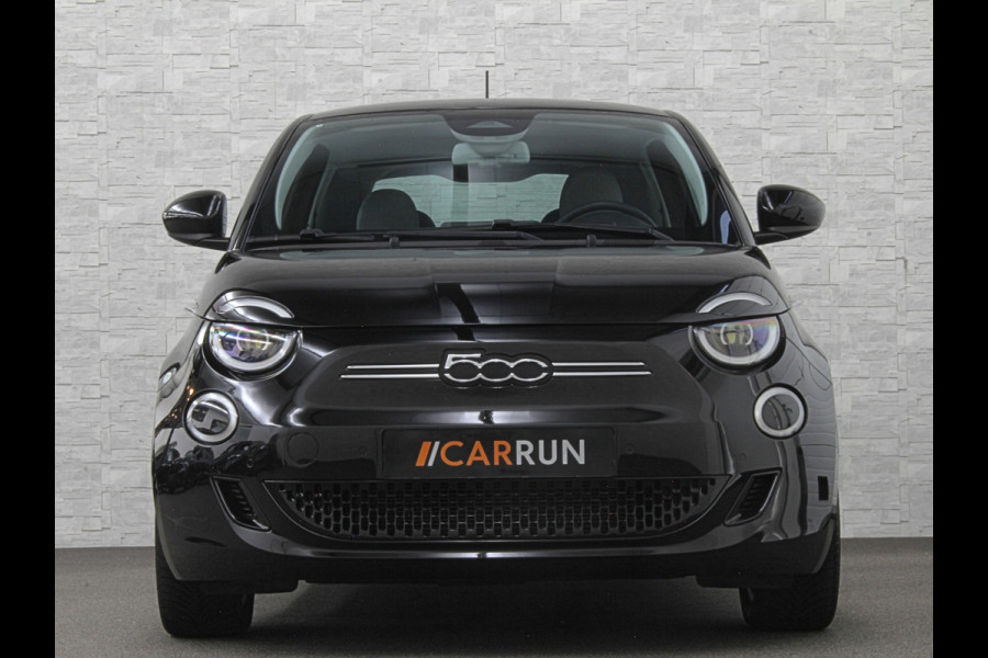 Fiat 500 e Icon 42 kWh | LED | Carplay | 93,5 SoH | Achteruitrij-Camera | Stoelverwarming | Cruise Control | DAB | PDC V+A | Dodehoek Detectie | Digitaal Display | Lane Assist | DAB Radio | Navi |