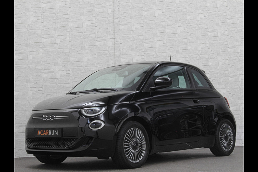 Fiat 500 e Icon 42 kWh | LED | Carplay | 93,5 SoH | Achteruitrij-Camera | Stoelverwarming | Cruise Control | DAB | PDC V+A | Dodehoek Detectie | Digitaal Display | Lane Assist | DAB Radio | Navi |