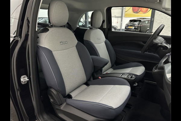 Fiat 500 e Icon 42 kWh | LED | Carplay | 93,5 SoH | Achteruitrij-Camera | Stoelverwarming | Cruise Control | DAB | PDC V+A | Dodehoek Detectie | Digitaal Display | Lane Assist | DAB Radio | Navi |