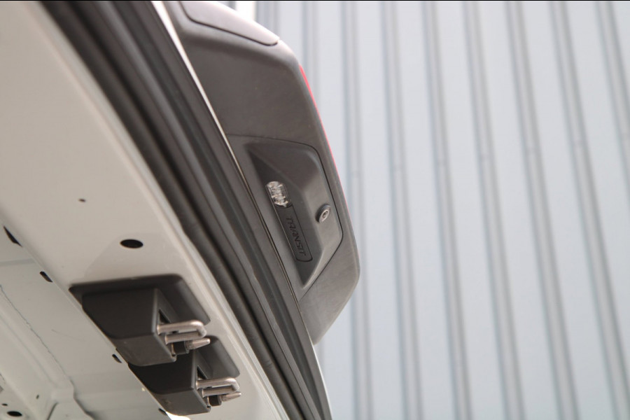 Ford Transit 310 2.0 TDCI 130PK L3H2 Trend / Camera / Cruise / 3 zits / Multi stuur