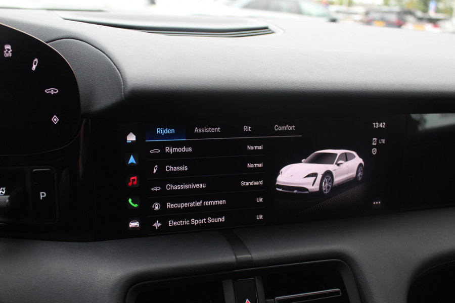 Porsche Taycan Sport Turismo 93 kWh / SoH 93,3% / Panoramadak / Camera / Bose / 20'' / Luchtvering / Leder / Warmtepomp / Dodehoek / Stoelverwarming / DAB / Cruise Control