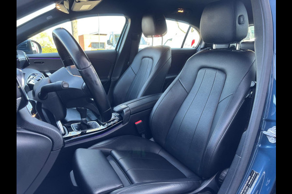 Mercedes-Benz A-Klasse 160 Business Solution Luxury | Sfeerverlichting | Mbux | Leer | Stoelverwarming