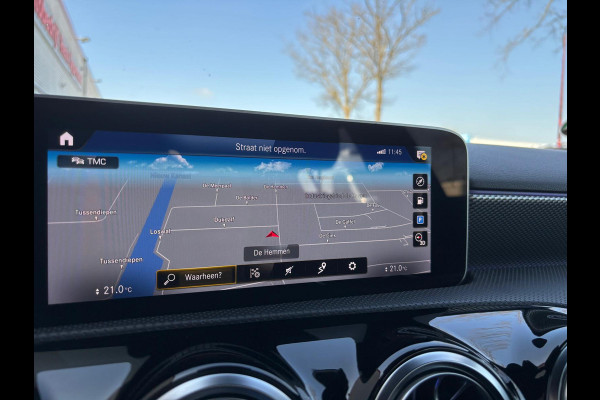 Mercedes-Benz A-Klasse 160 Business Solution Luxury | Sfeerverlichting | Mbux | Leer | Stoelverwarming