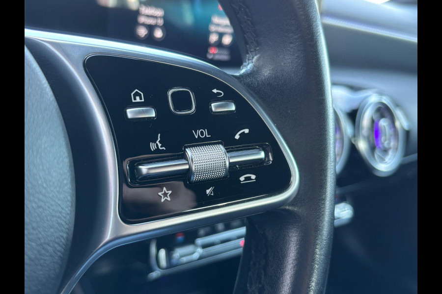 Mercedes-Benz A-Klasse 160 Business Solution Luxury | Sfeerverlichting | Mbux | Leer | Stoelverwarming