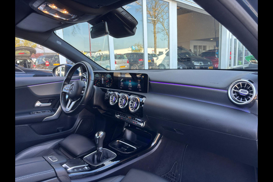 Mercedes-Benz A-Klasse 160 Business Solution Luxury | Sfeerverlichting | Mbux | Leer | Stoelverwarming