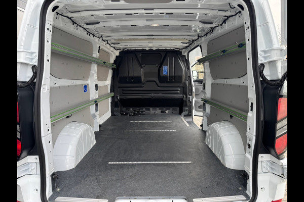 Ford Transit Custom 320 2.0 TDCI L2H1 Trend 136pk | Navi | Carplay | BLIS | Camera | ACC | Betonplex | Winterpack | GARANTIE 2028