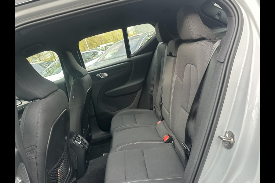 Volvo XC40 Recharge Plus SOH 93%| EERSTE EIG. ORIG. NL NAP| STOEL+ STUURVERWARMING| ELEK. TREKHAAK| ELEK. ACHTERKLEP| DODE HOEK SENSOR| DEALER ONDERHOUDEN | RIJKLAAR + 12 MND BOVAG GARANTIE |