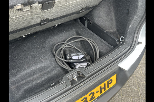 Volvo XC40 Recharge Plus SOH 93%| EERSTE EIG. ORIG. NL NAP| STOEL+ STUURVERWARMING| ELEK. TREKHAAK| ELEK. ACHTERKLEP| DODE HOEK SENSOR| DEALER ONDERHOUDEN | RIJKLAAR + 12 MND BOVAG GARANTIE |