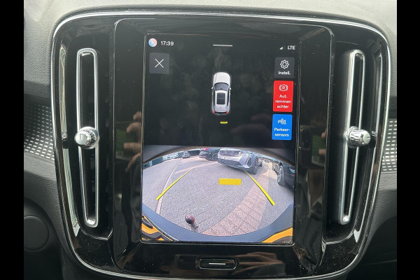 Volvo XC40 Recharge Plus SOH 93%| EERSTE EIG. ORIG. NL NAP| STOEL+ STUURVERWARMING| ELEK. TREKHAAK| ELEK. ACHTERKLEP| DODE HOEK SENSOR| DEALER ONDERHOUDEN | RIJKLAAR + 12 MND BOVAG GARANTIE |