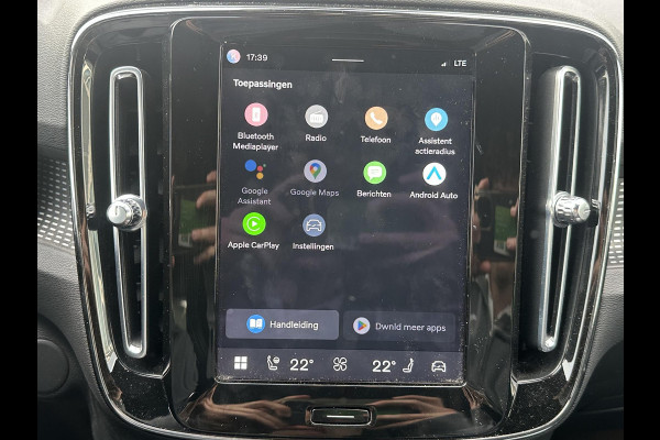 Volvo XC40 Recharge Plus SOH 93%| EERSTE EIG. ORIG. NL NAP| STOEL+ STUURVERWARMING| ELEK. TREKHAAK| ELEK. ACHTERKLEP| DODE HOEK SENSOR| DEALER ONDERHOUDEN | RIJKLAAR + 12 MND BOVAG GARANTIE |