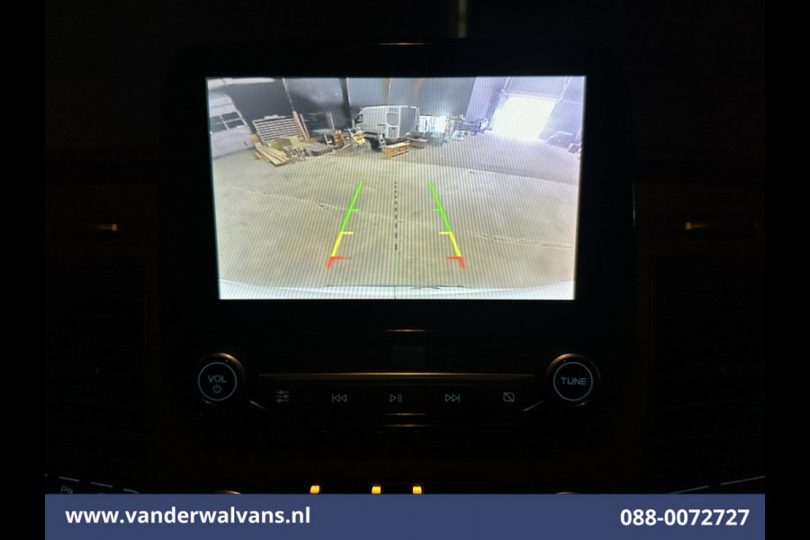 Ford Transit 2.0 TDCI 131pk L3H2 Euro6 Airco | Camera | Navigatie | Apple Carplay | LED | Cruisecontrol Parkeersensoren, Stoelverwarming, Verwarmde voorruit, Bijrijdersbank, 2500kg trekvermogen