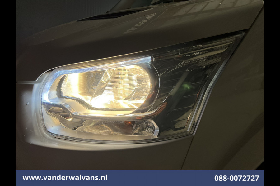 Ford Transit 2.0 TDCI 131pk L3H2 Euro6 Airco | Camera | Navigatie | Apple Carplay | LED | Cruisecontrol Parkeersensoren, Stoelverwarming, Verwarmde voorruit, Bijrijdersbank, 2500kg trekvermogen