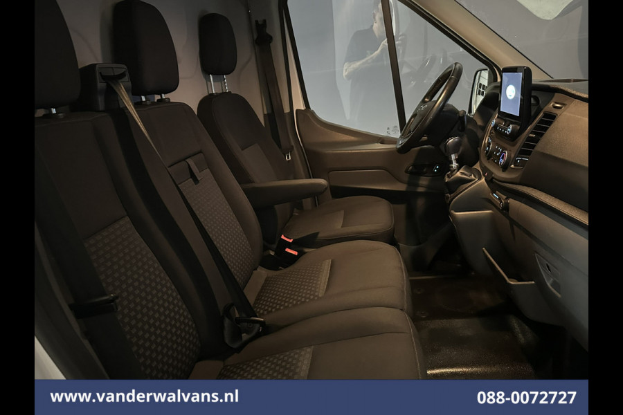Ford Transit 2.0 TDCI 131pk L3H2 Euro6 Airco | Camera | Navigatie | Apple Carplay | LED | Cruisecontrol Parkeersensoren, Stoelverwarming, Verwarmde voorruit, Bijrijdersbank, 2500kg trekvermogen