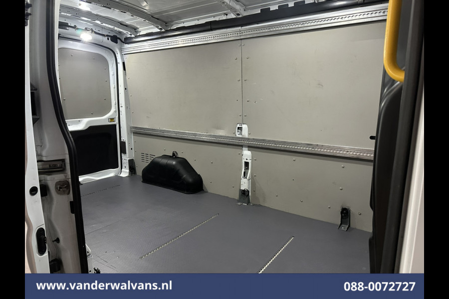 Ford Transit 2.0 TDCI 131pk L3H2 Euro6 Airco | Camera | Navigatie | Apple Carplay | LED | Cruisecontrol Parkeersensoren, Stoelverwarming, Verwarmde voorruit, Bijrijdersbank, 2500kg trekvermogen