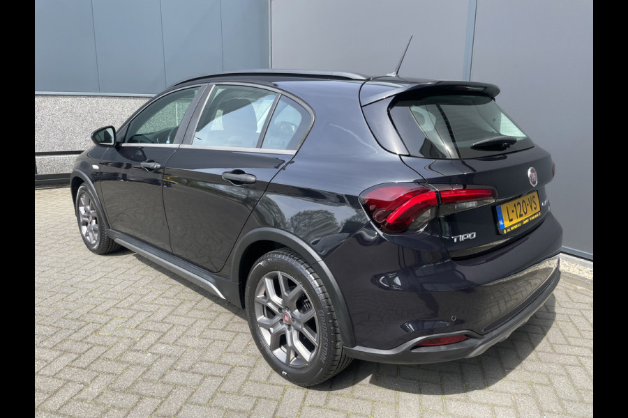 Fiat Tipo Cross 1.0 City Cross Achteruitrijcamera - Airco - Cruise control - Dakrails - Licht metalen velgen 17 inch - U-connect - Stuur multifunctioneel - Bluetooth - Elektrische ramen - Parkeersensoren - Led verlichting - Mistlampen voor - Radio - Start/stop systeem