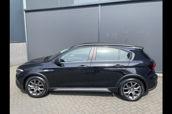 Fiat Tipo Cross 1.0 City Cross Achteruitrijcamera - Airco - Cruise control - Dakrails - Licht metalen velgen 17 inch - U-connect - Stuur multifunctioneel - Bluetooth - Elektrische ramen - Parkeersensoren - Led verlichting - Mistlampen voor - Radio - Start/stop systeem