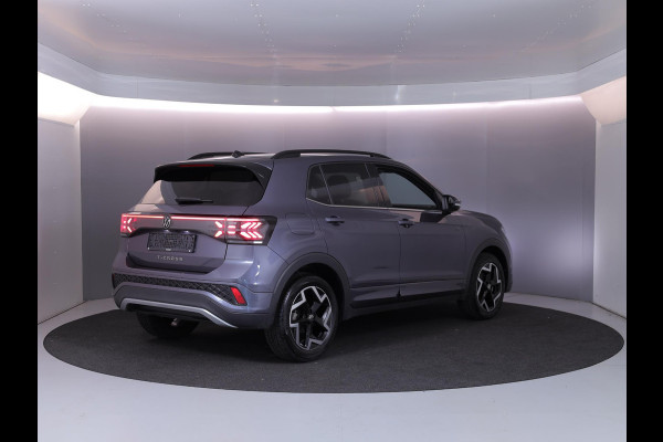 Volkswagen T-Cross 1.5 TSI R-Line 150pk DSG | Trekhaak | Navigatie | Parkeercamera | PDC