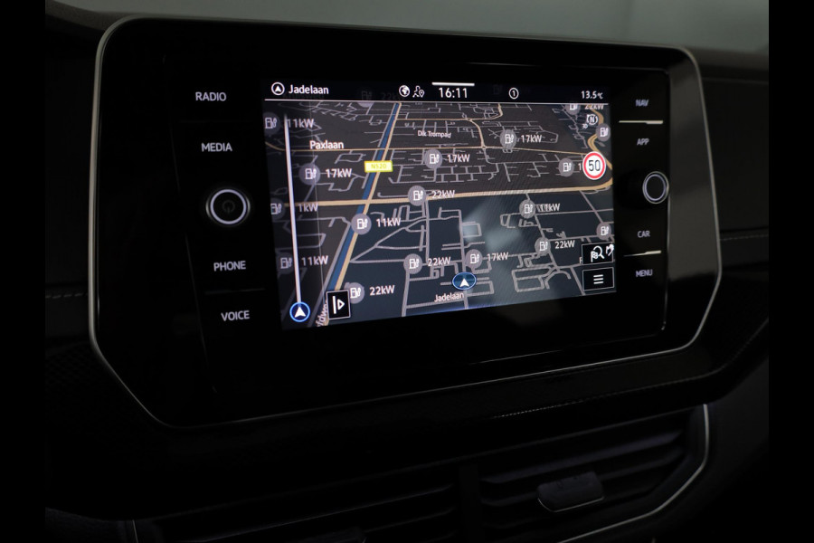 Volkswagen T-Cross 1.5 TSI R-Line 150pk DSG | Trekhaak | Navigatie | Parkeercamera | PDC