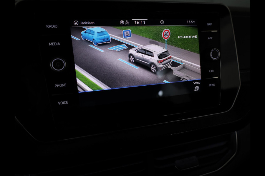 Volkswagen T-Cross 1.5 TSI R-Line 150pk DSG | Trekhaak | Navigatie | Parkeercamera | PDC