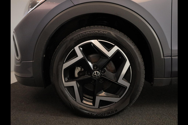Volkswagen T-Cross 1.5 TSI R-Line 150pk DSG | Trekhaak | Navigatie | Parkeercamera | PDC