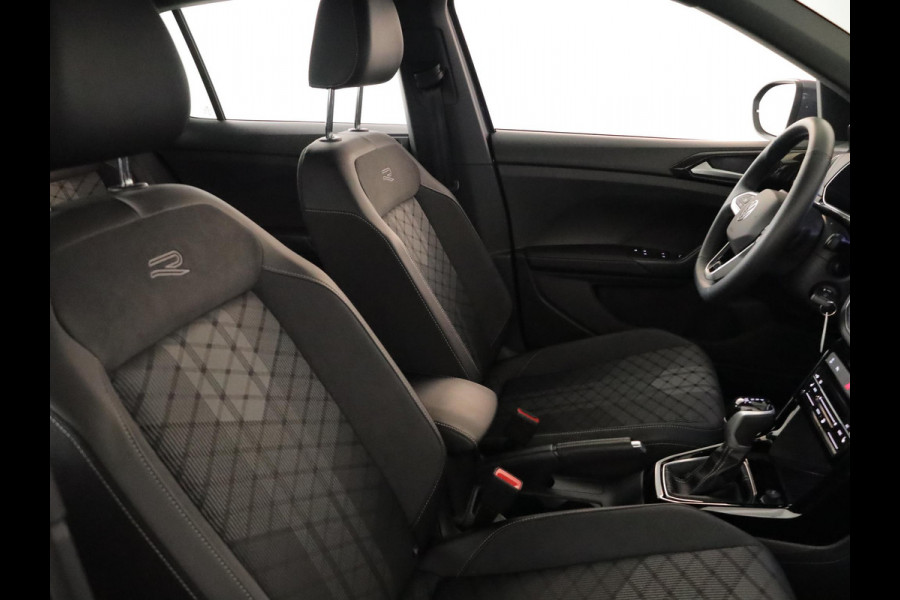 Volkswagen T-Cross 1.5 TSI R-Line 150pk DSG | Trekhaak | Navigatie | Parkeercamera | PDC