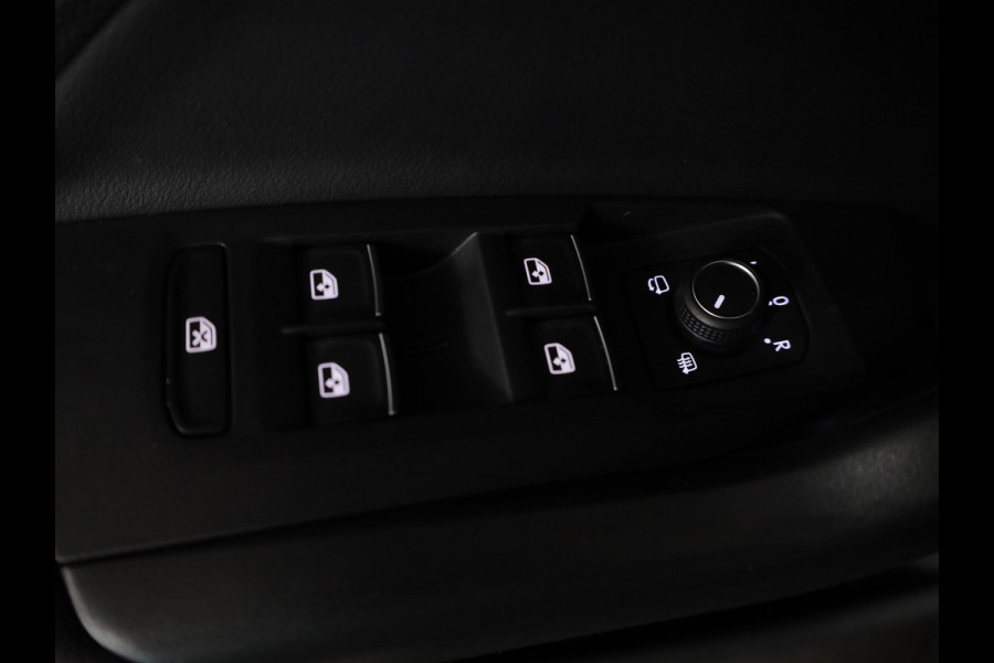Volkswagen T-Cross 1.5 TSI R-Line 150pk DSG | Trekhaak | Navigatie | Parkeercamera | PDC