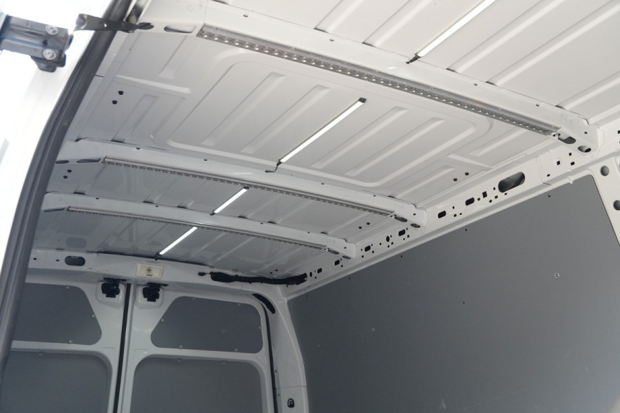 Renault Master T35 2.3 dCi 150 L3H2 Energy 150pk - Geveerde stoel - Camera - Cruise - Airco - Rijklaar